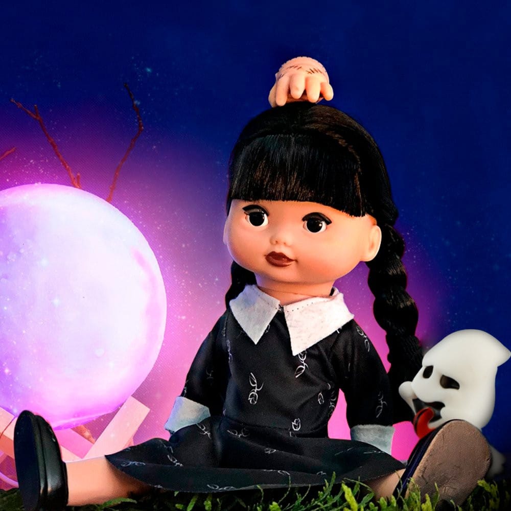 Boneca Vavazinha Com Mãozinha E Fantasminha (Inspiração Série Wandinha) - Image 5